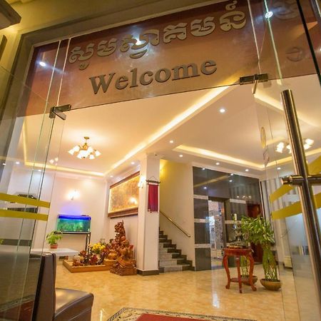 Jasmine Hotel& Sky Bar Баттамбанг Екстер'єр фото