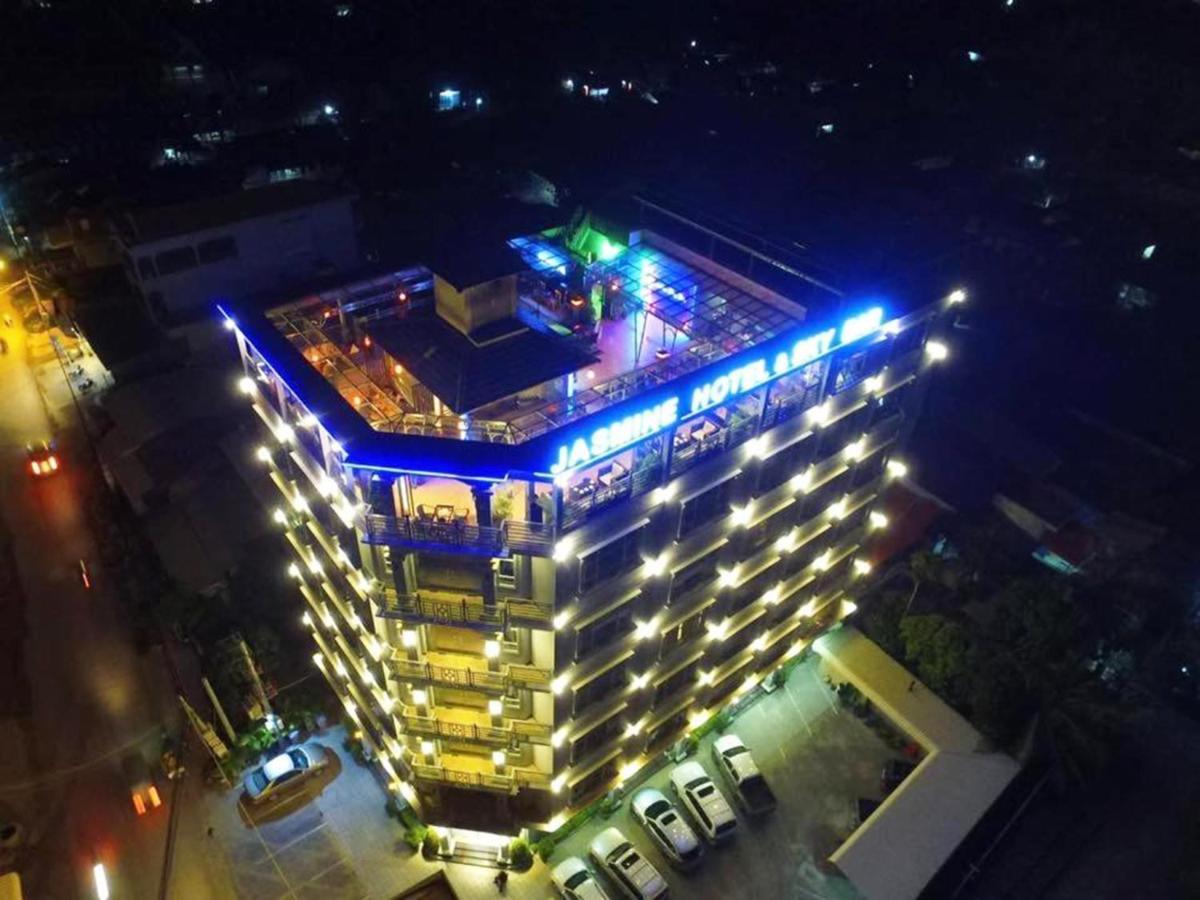 Jasmine Hotel& Sky Bar Баттамбанг Екстер'єр фото