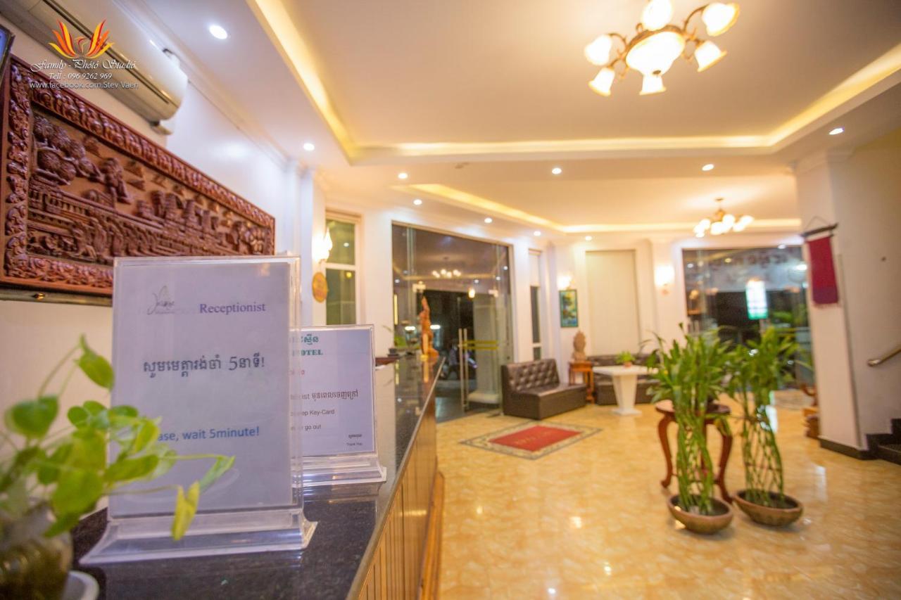 Jasmine Hotel& Sky Bar Баттамбанг Екстер'єр фото